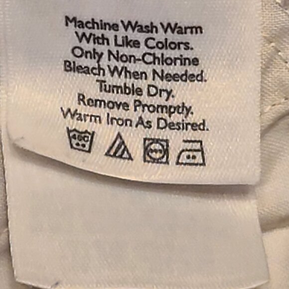 Eddie Bauer Women's Khaki Shorts Size 14 Chino Bermuda - Picture 4 of 11